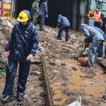 पुणे-लोणावळा रेल्वेसेवा अनेक ठिकाणी दरड कोसळल्याने विस्कळीत; जीर्णोद्धाराचे काम सुरू आहे पुणे बातम्या