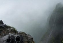 नाणे घाट विभागात धुक्यात कड्यावरून पडून पर्यटकाचा मृत्यू | पुणे बातम्या