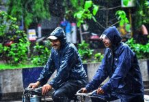 पुण्यात शांततेनंतर पावसाचा जोर; IMD ने सुधारित केले अंदाज, आज घाटांसाठी रेड अलर्ट | पुणे बातम्या